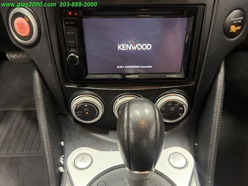 Used 2016 Nissan 370Z Coupe RWD image 11