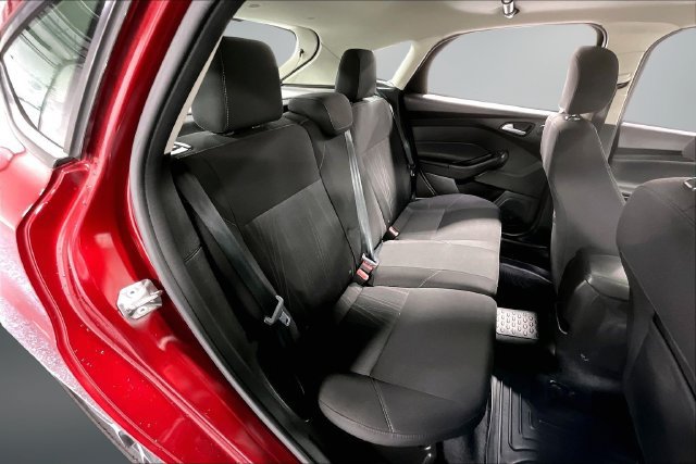 Used 2017 Ford Focus SEL w/ Cold Weather Package FWD image 23
