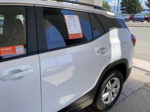 Used 2024 GMC Terrain SLE w/ Driver Convenience Package AWD/4WD image 61
