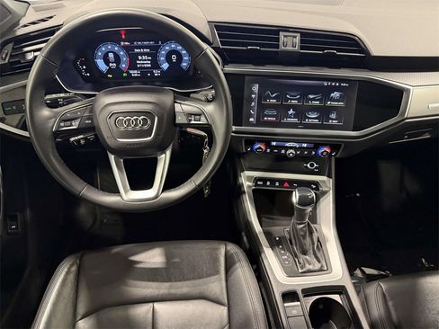 Used 2025 Audi Q3 2.0T Premium image 17