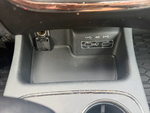 Used 2020 Dodge Durango R/T w/ Blacktop Package AWD/4WD image 16