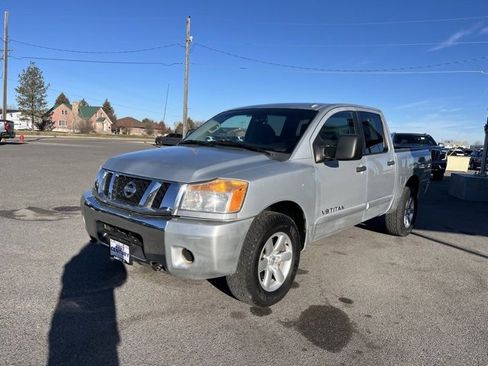 Used 2015 Nissan Titan S image 3