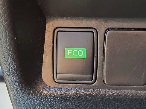 Used 2016 Nissan Rogue S AWD/4WD image 23