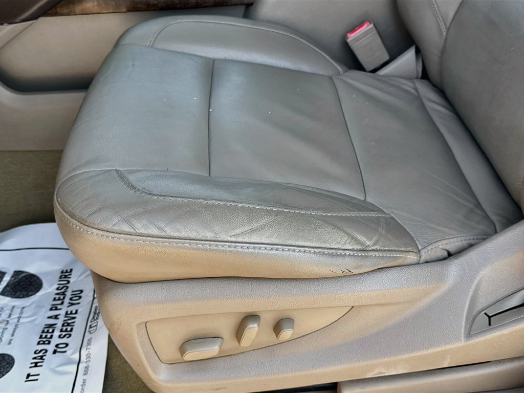 Used 2018 Chevrolet Suburban LT RWD image 21