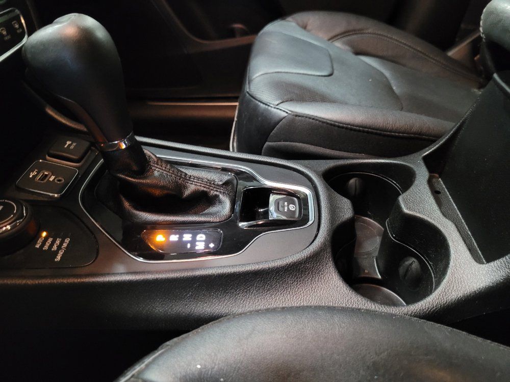 Used 2021 Jeep Cherokee Limited AWD/4WD image 22