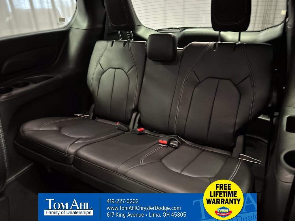 New 2027 Chrysler Pacifica Select FWD image 22