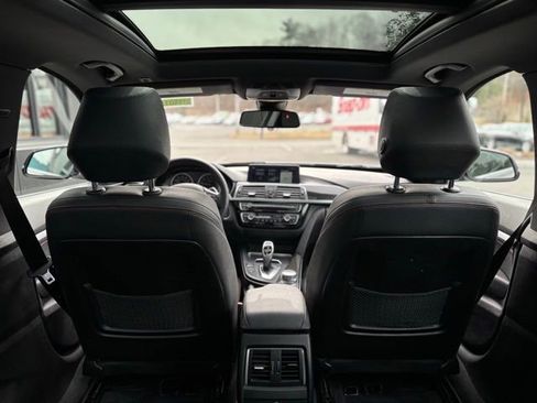 Used 2018 BMW 330i Gran Turismo xDrive image 62