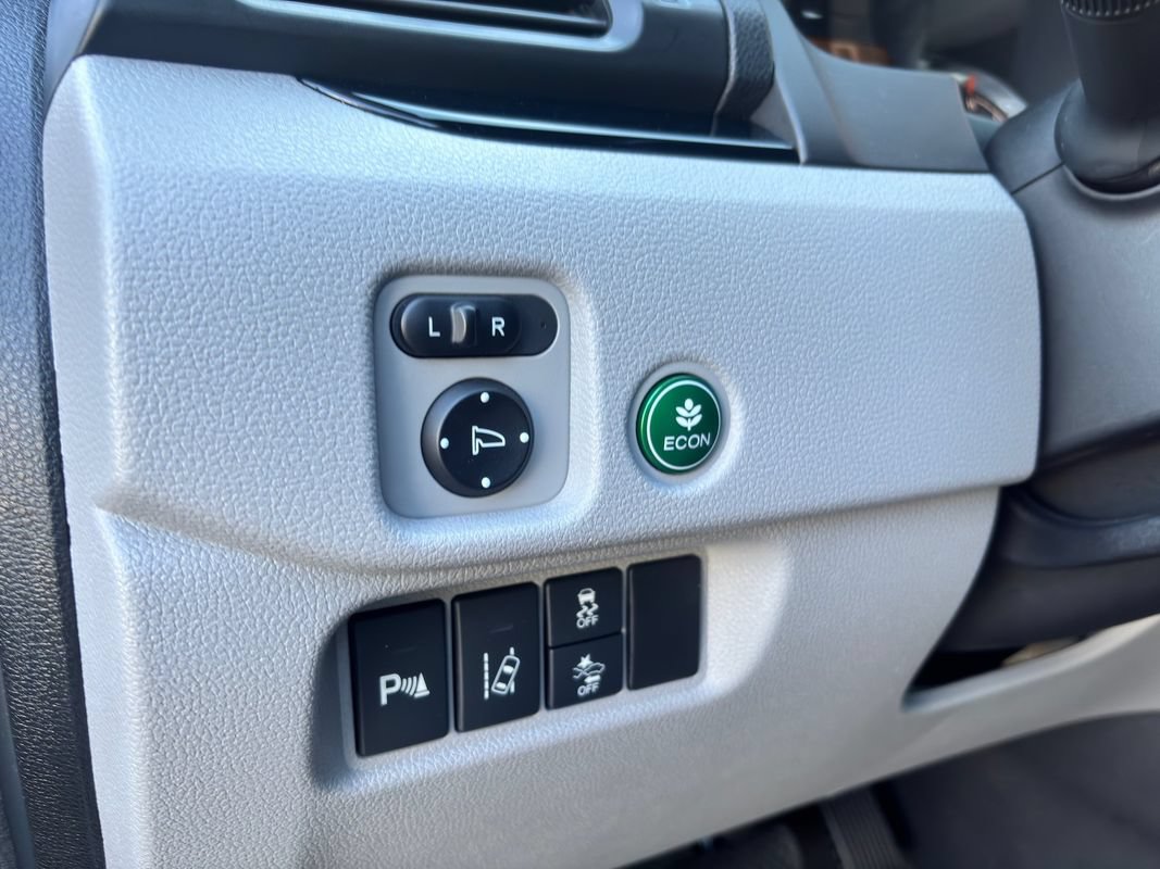 Used 2016 Honda Pilot Touring image 30