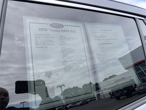 Used 2025 Toyota RAV4 XLE image 38