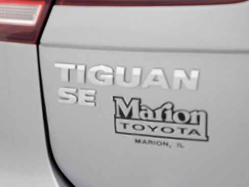 Used 2021 Volkswagen Tiguan SE R-Line FWD image 10
