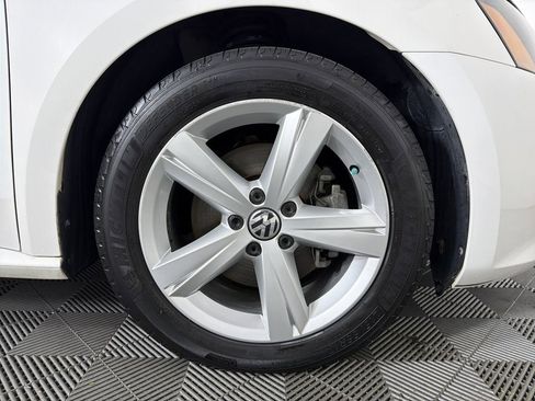 Used 2014 Volkswagen Passat 1.8T image 10