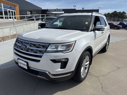Used 2018 Ford Explorer Limited image 1