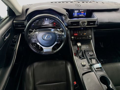Used 2018 Lexus IS 300 w/ Premium Package image 17