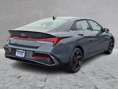 Used 2026 Hyundai Elantra SEL Sport Premium FWD image 4