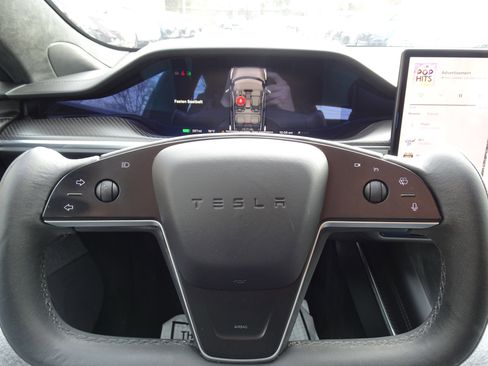 Used 2021 Tesla Model S Plaid image 16