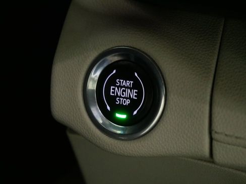 Used 2021 Buick Envision Avenir w/ Technology Package II image 28