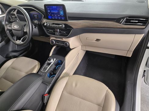 Used 2020 Ford Escape Titanium image 21