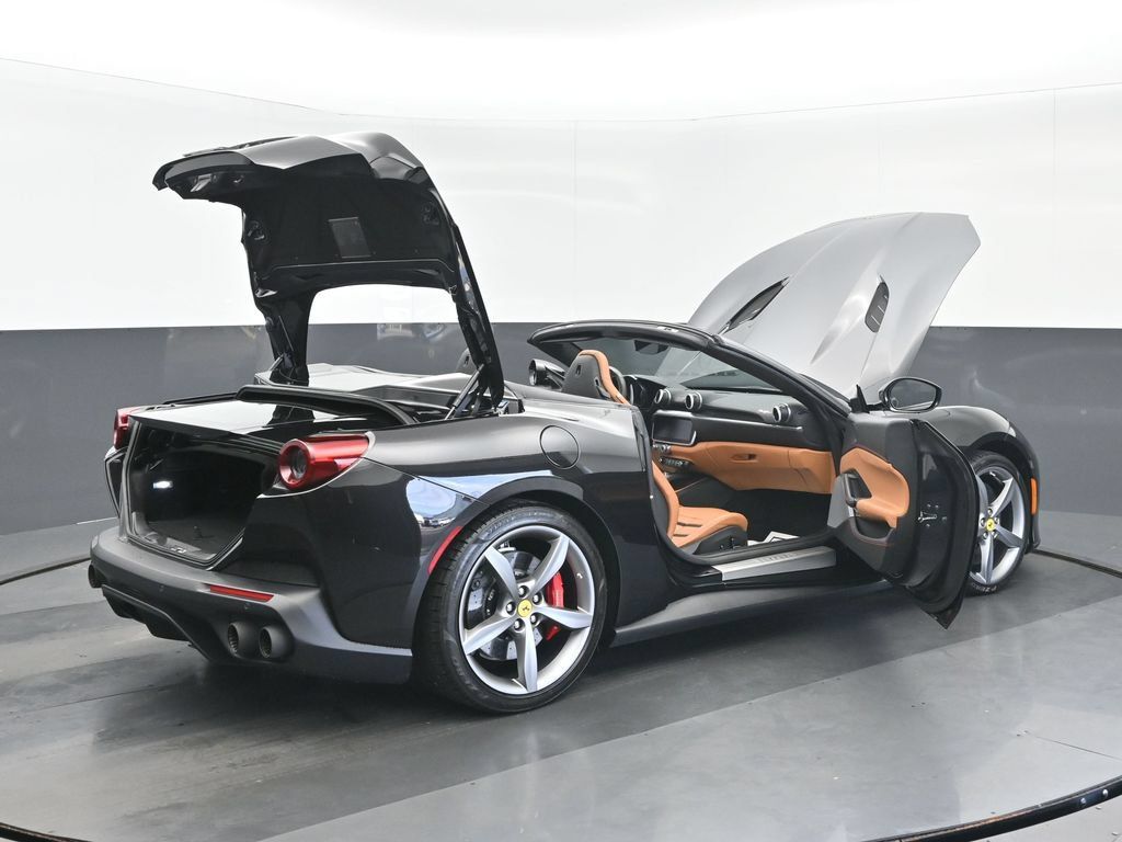 Used 2020 Ferrari Portofino RWD image 36