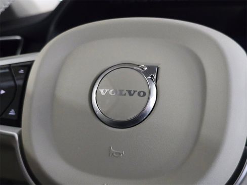 New 2026 Volvo XC90 B6 Ultra w/ Protection Package image 30