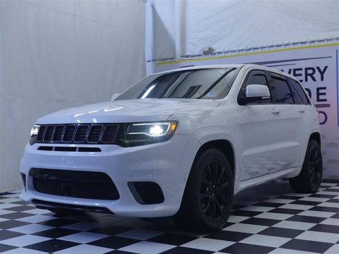 Used 2018 Jeep Grand Cherokee Trackhawk AWD/4WD image 4