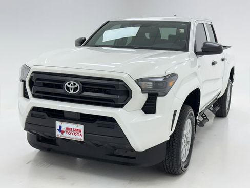 Used 2024 Toyota Tacoma SR image 4