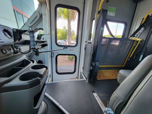 Used 2011 Ford E-350 and Econoline 350 Extended Super Duty w/ PWR Group RWD image 15
