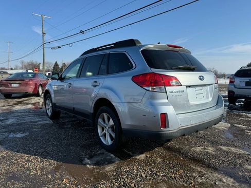 Used 2014 Subaru Outback 2.5i Limited image 2