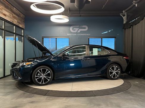 Used 2019 Toyota Camry SE image 23