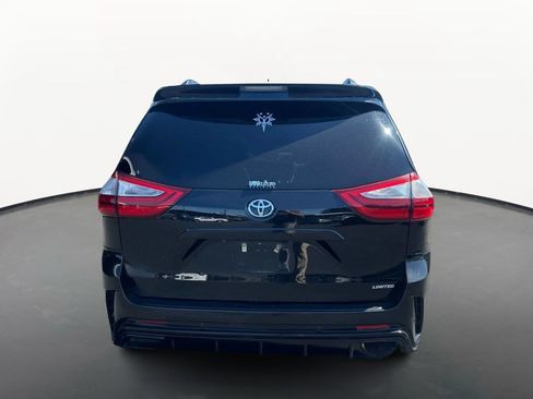 Used 2016 Toyota Sienna Limited Premium FWD image 4