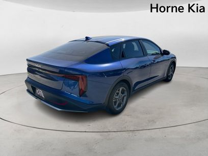New 2025 Kia K4 LXS