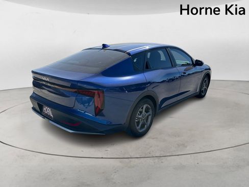 New 2025 Kia K4 LXS image 4