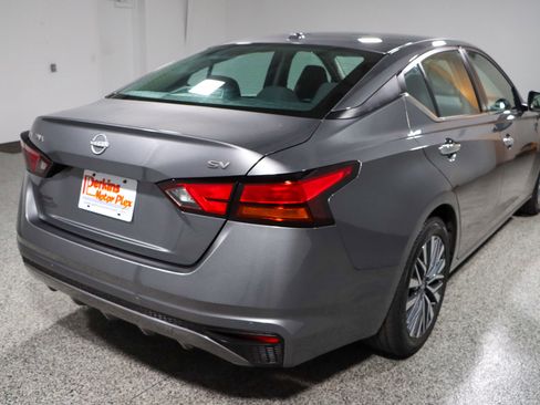 Used 2024 Nissan Altima 2.5 SV image 7