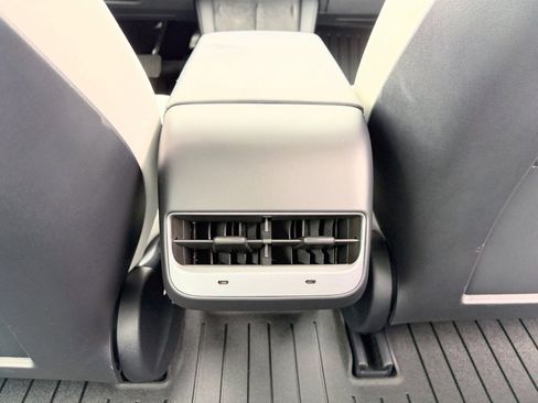 Used 2022 Tesla Model 3 Long Range image 19