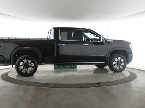 Used 2025 GMC Sierra 2500 Denali w/ Denali Reserve Package AWD/4WD image 6