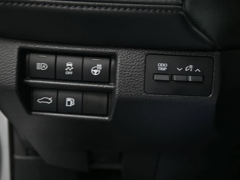 Used 2022 Toyota Avalon Touring image 48