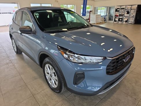 Used 2024 Ford Escape Active AWD/4WD image 3