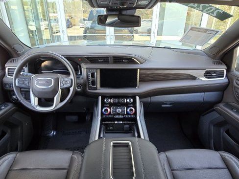 Used 2024 GMC Yukon Denali image 10