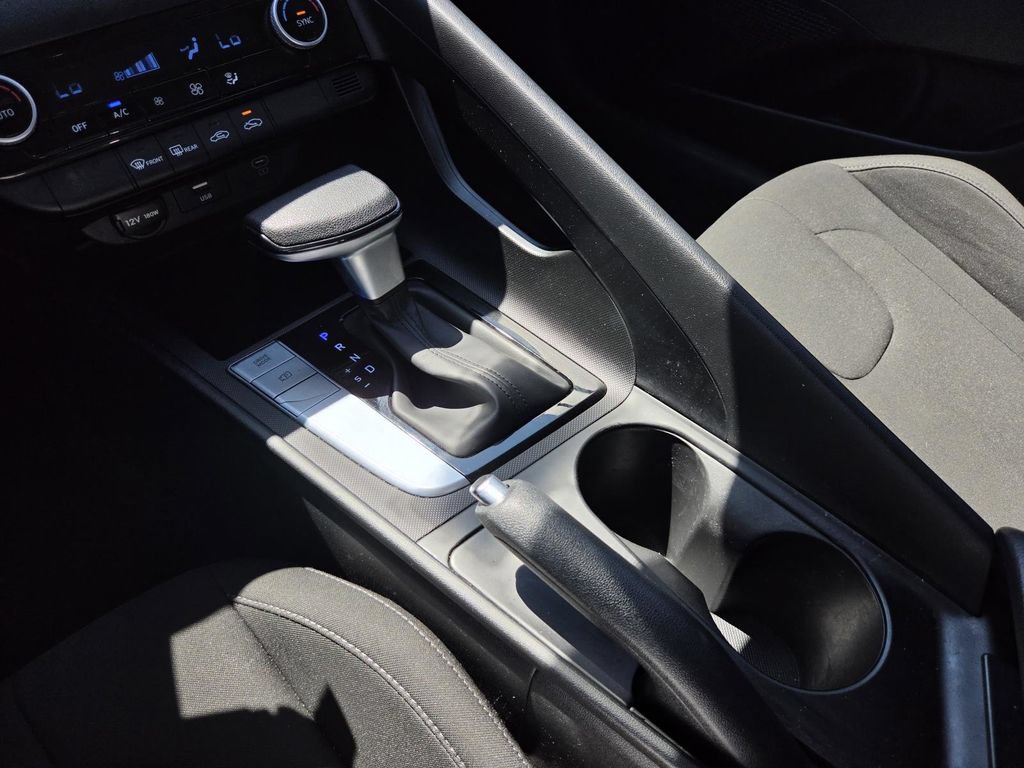 Used 2024 Hyundai Elantra SEL FWD image 25