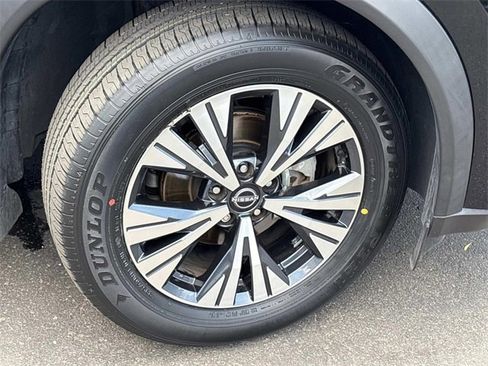 Certified 2023 Nissan Rogue SV image 25
