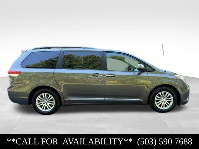 Used 2012 Toyota Sienna XLE FWD image 6