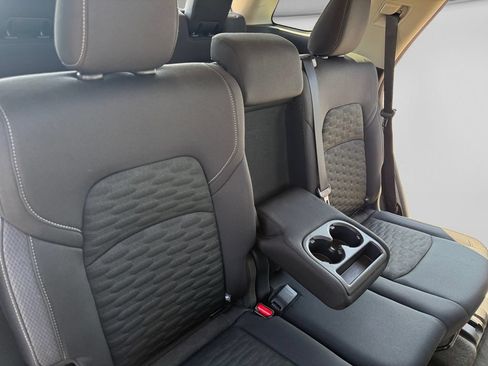 Used 2025 Nissan Pathfinder SV FWD image 28