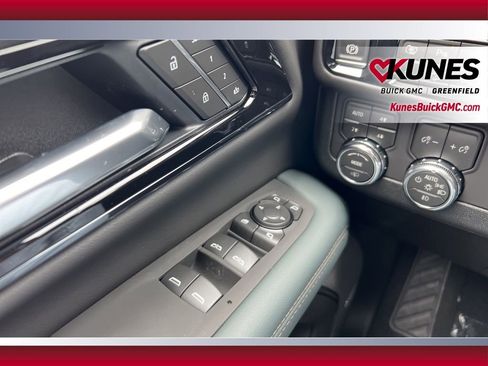 New 2026 GMC Yukon XL AT4 w/ AT4 Premium Plus Package AWD/4WD image 25