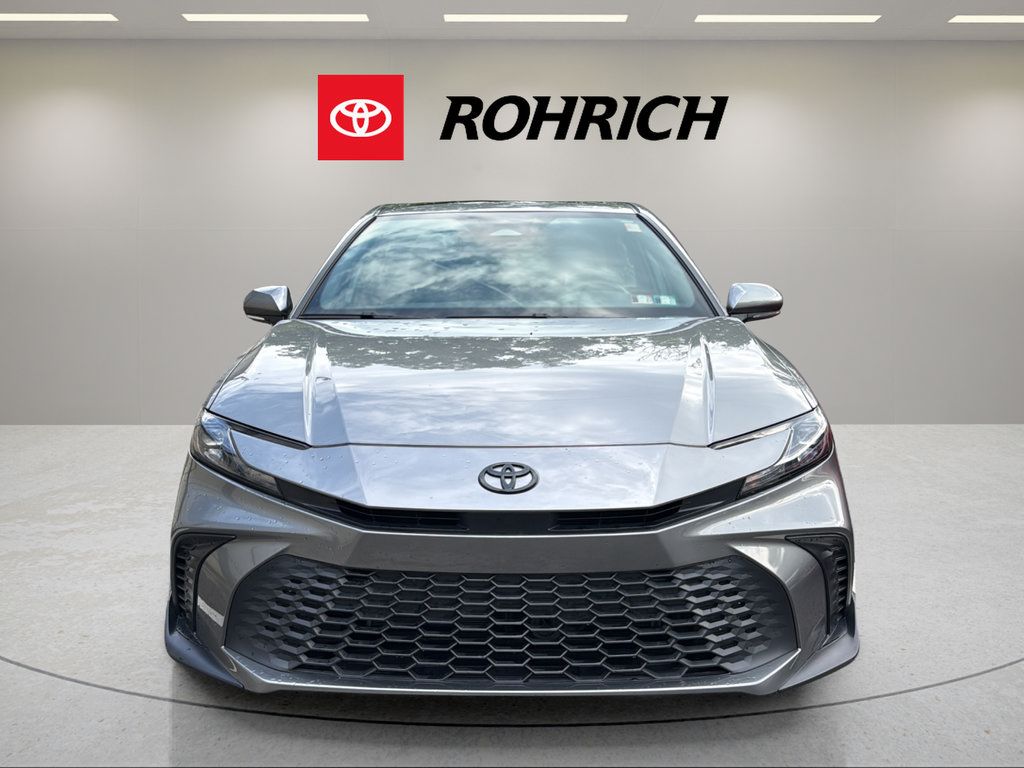 Used 2025 Toyota Camry SE w/ Convenience Package FWD image 2