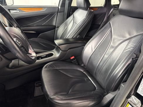 Used 2017 Lincoln MKC Select w/ Select Plus Package AWD/4WD image 11