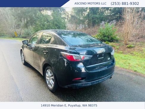 Used 2016 Scion iA image 3