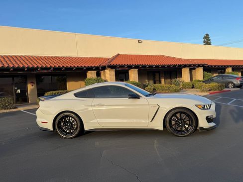 Used 2016 Ford Mustang Shelby GT350 w/ Technology Package image 6
