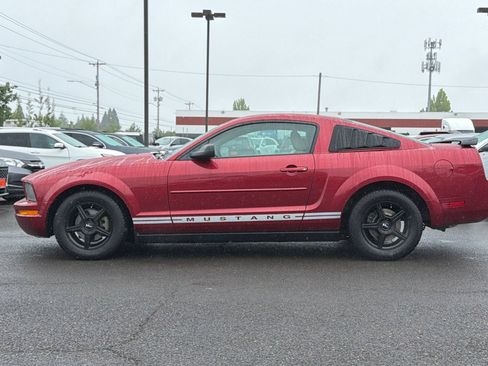 Used 2005 Ford Mustang Premium RWD image 9
