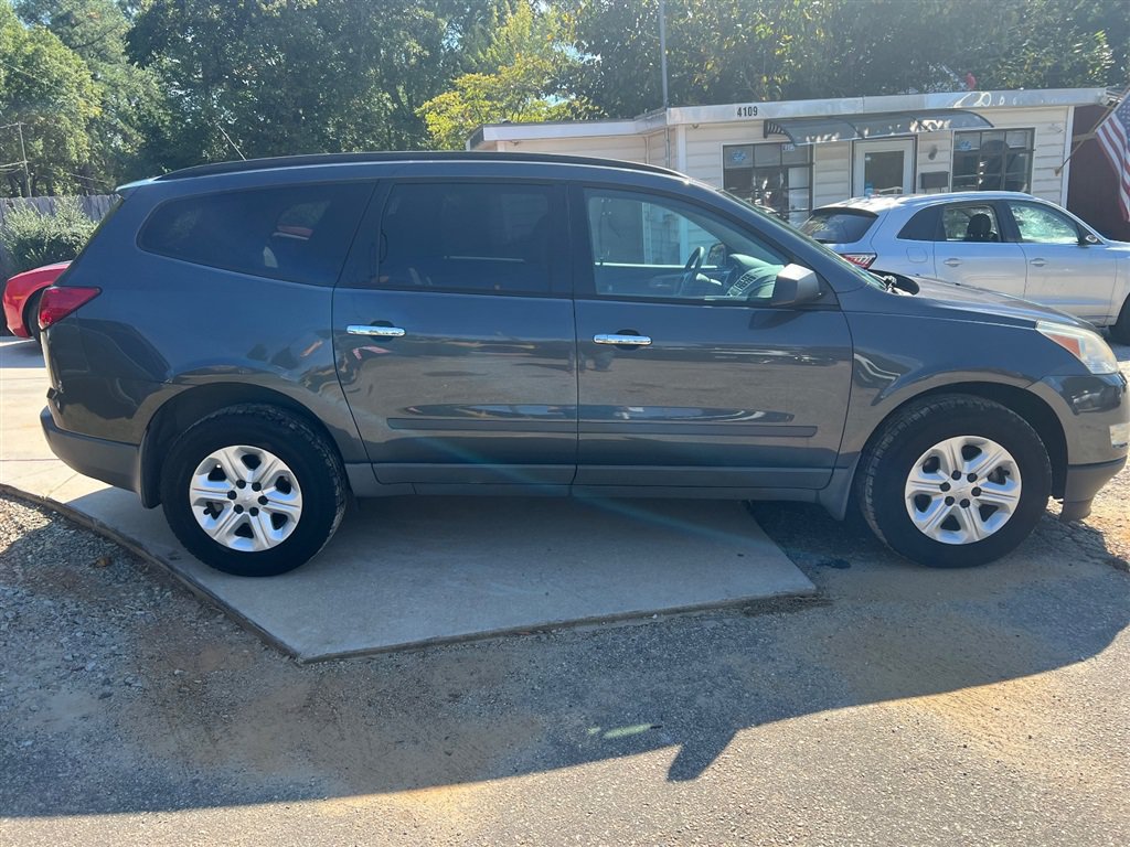 Used 2012 Chevrolet Traverse LS FWD image 4