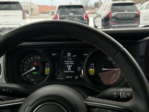 Used 2024 Jeep Wrangler Unlimited image 7