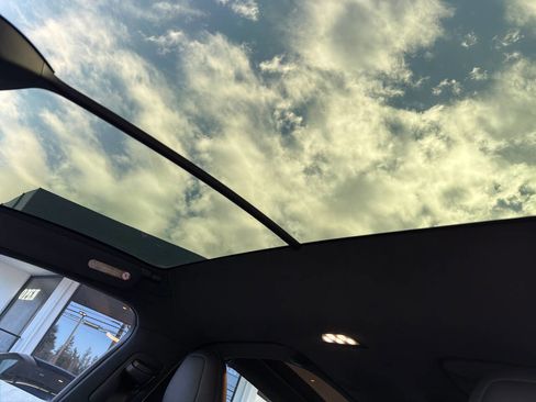 Used 2022 Tesla Model X Plaid image 34